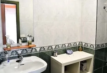 Marques De Guadiaro 1 아파트